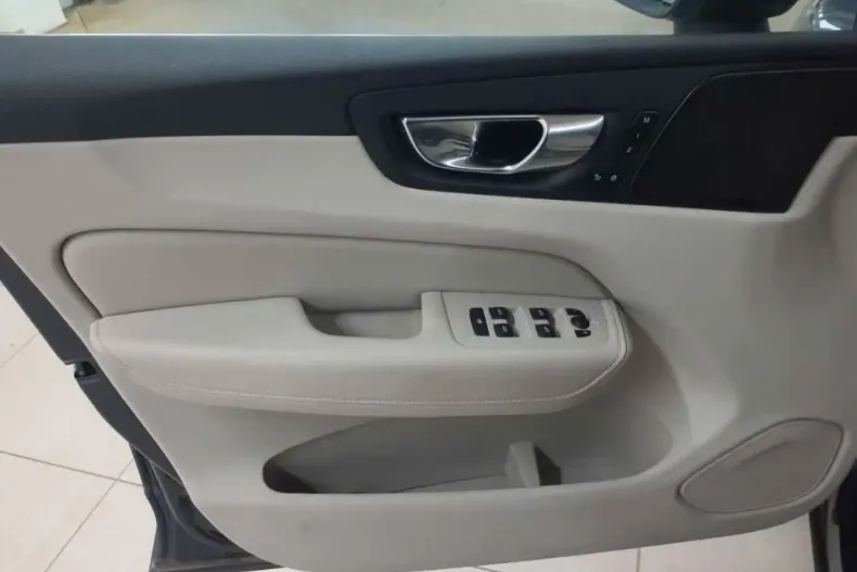 Volvo XC60 din 2021 cu 149.070 km - oferta VOL186117 - foto 4