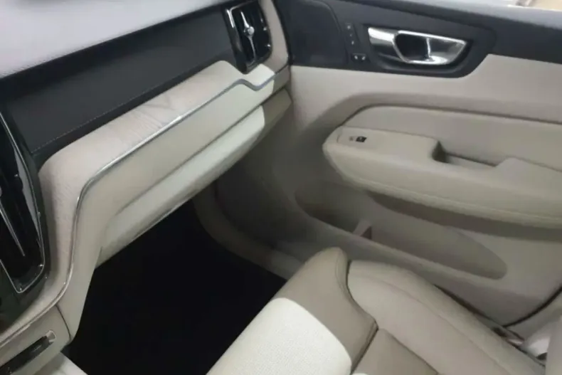 Volvo XC60 din 2021 cu 149.070 km - oferta VOL186117 - foto 16