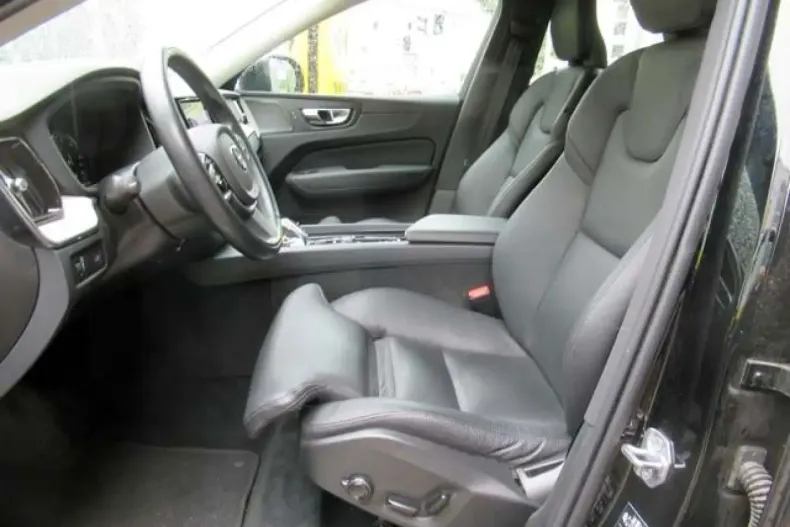 Volvo XC60 din 2021 cu 113.000 km - oferta VOL186128 - foto 3