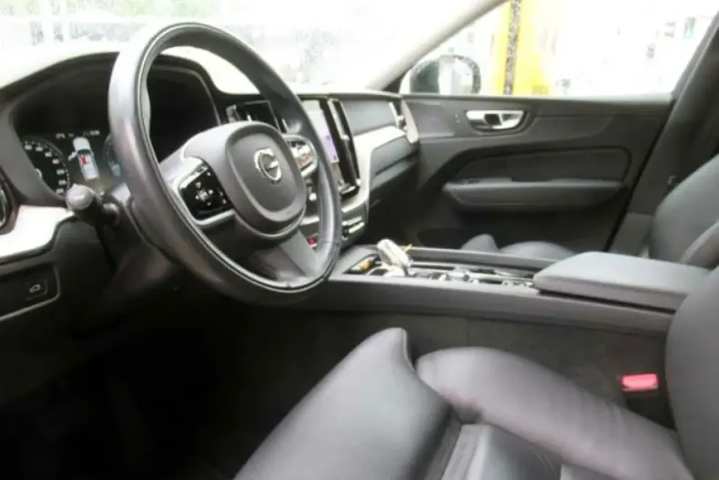 Volvo XC60 din 2021 cu 113.000 km - oferta VOL186128 - foto 4