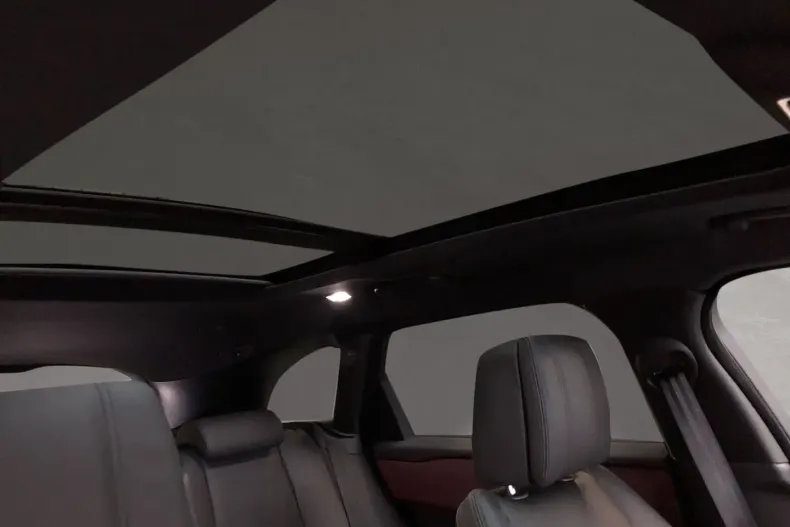 Land Rover Range Rover Velar din 2025 cu 7.500 km - oferta LAN186131 - foto 10