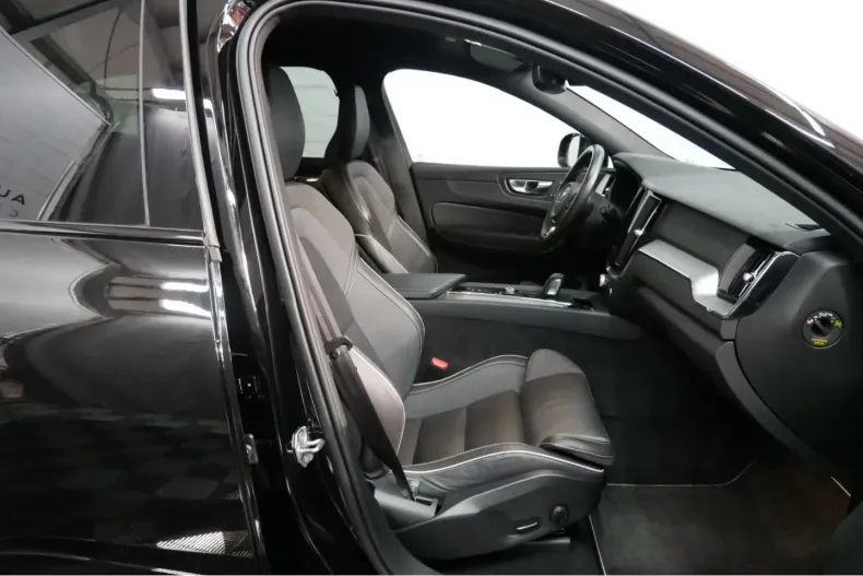 Volvo XC60 din 2021 cu 112.078 km - oferta VOL186133 - foto 12