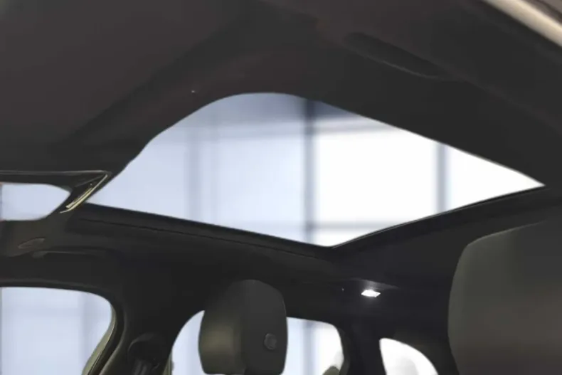 Land Rover Range Rover Velar din 2025 cu 17.000 km - oferta LAN186137 - foto 13