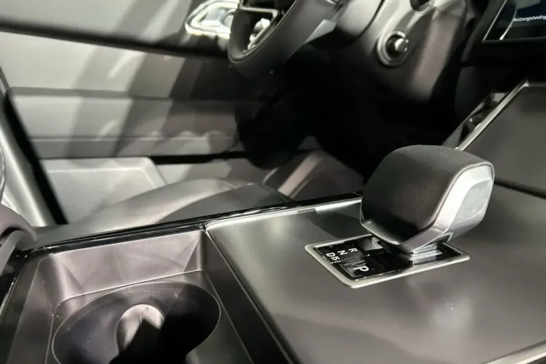 Land Rover Range Rover Velar din 2025 cu 10.500 km - oferta LAN186138 - foto 15