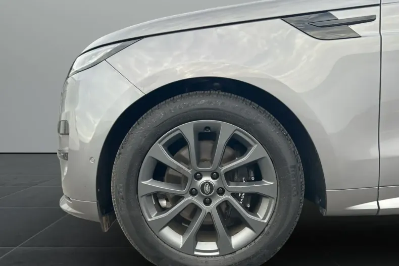 Land Rover Range Rover Sport din 2025 cu 10.500 km - oferta LAN186141 - foto 8