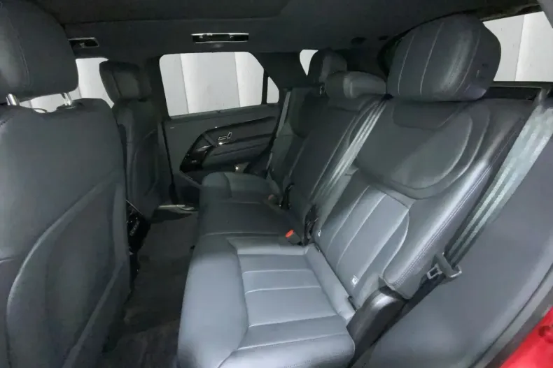 Land Rover Range Rover Sport din 2025 cu 7.551 km - oferta LAN186143 - foto 7