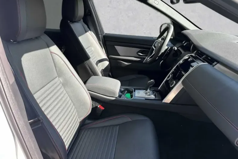 Land Rover Discovery Sport din 2023 cu 1.525 km - oferta LAN186144 - foto 3