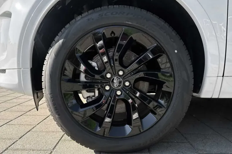 Land Rover Discovery Sport din 2023 cu 1.525 km - oferta LAN186144 - foto 9