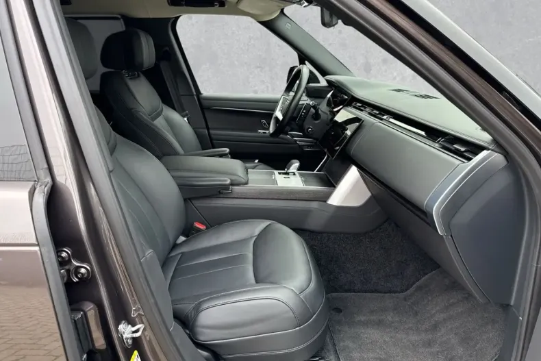 Land Rover Range Rover din 2025 cu 19.990 km - oferta LAN186152 - foto 3