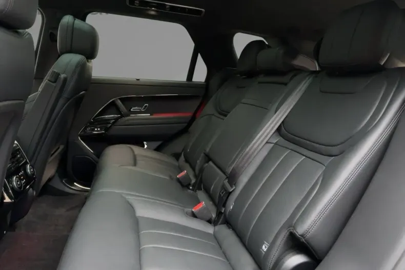 Land Rover Range Rover Sport din 2025 cu 19.756 km - oferta LAN186156 - foto 9