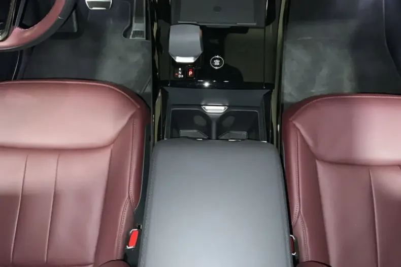 Land Rover Range Rover Sport din 2025 cu 10.077 km - oferta LAN186157 - foto 14