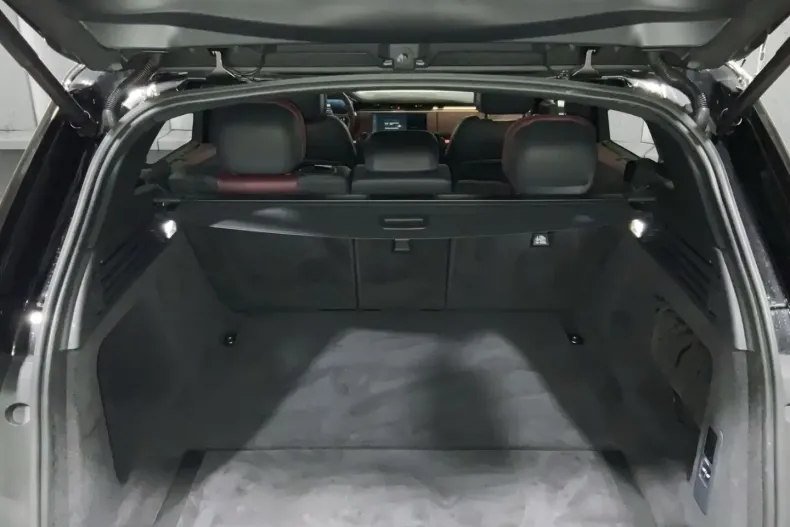 Land Rover Range Rover Sport din 2025 cu 10.077 km - oferta LAN186157 - foto 18