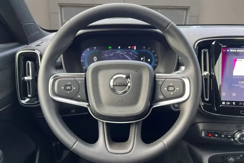 Volvo XC40 din 2025 cu 17.930 km - oferta VOL186160 - foto 11