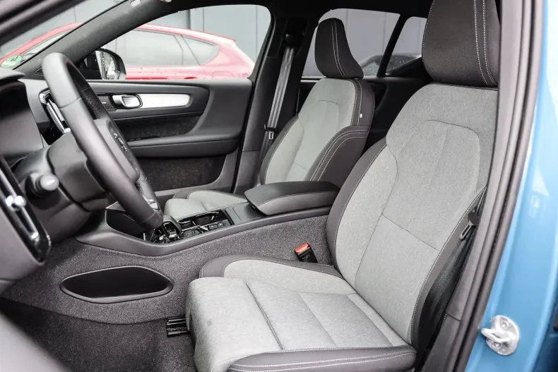 Volvo XC40 din 2023 cu 16.582 km - oferta VOL186161 - foto 7