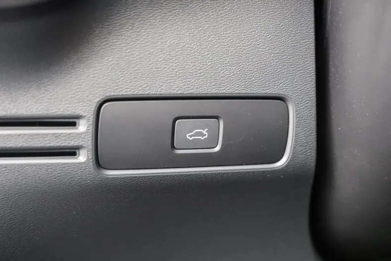 Volvo XC40 din 2023 cu 16.582 km - oferta VOL186161 - foto 11