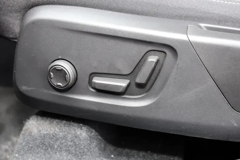 Volvo XC40 din 2023 cu 16.582 km - oferta VOL186161 - foto 12