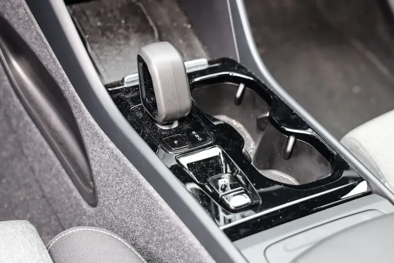 Volvo XC40 din 2023 cu 16.582 km - oferta VOL186161 - foto 13