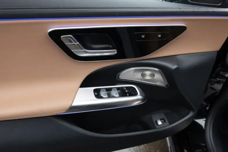 Mercedes-Benz E 200 (Clasa E) din 2025 cu 11.449 km - oferta MER186162 - foto 20