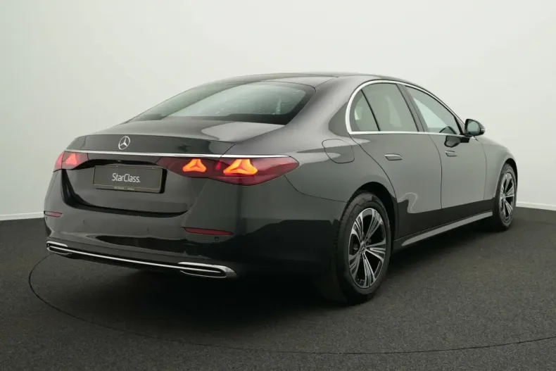 Mercedes-Benz E 220 (Clasa E) din 2024 cu 26.537 km - oferta MER186166 - foto 3