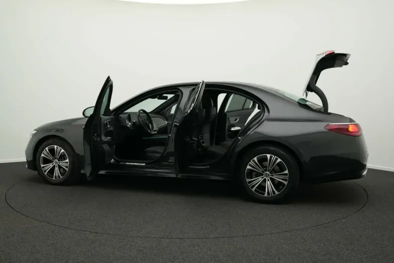 Mercedes-Benz E 220 (Clasa E) din 2024 cu 26.537 km - oferta MER186166 - foto 16