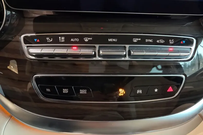 Mercedes-Benz V 300 (Clasa V) din 2021 cu 99.382 km - oferta MER186192 - foto 35