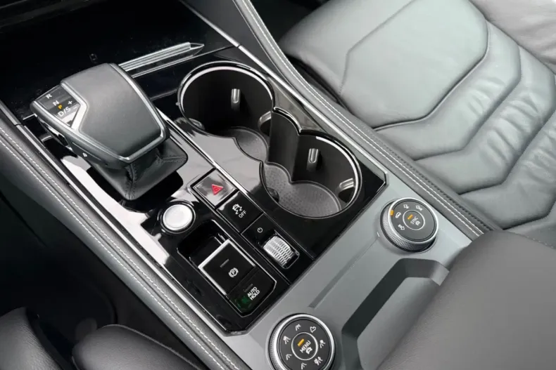 Volkswagen Touareg din 2025 cu 25.000 km - oferta VOL186193 - foto 11