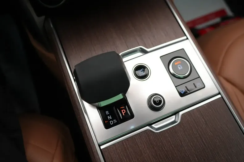 Land Rover Range Rover din 2023 cu 27.000 km - oferta LAN186195 - foto 22