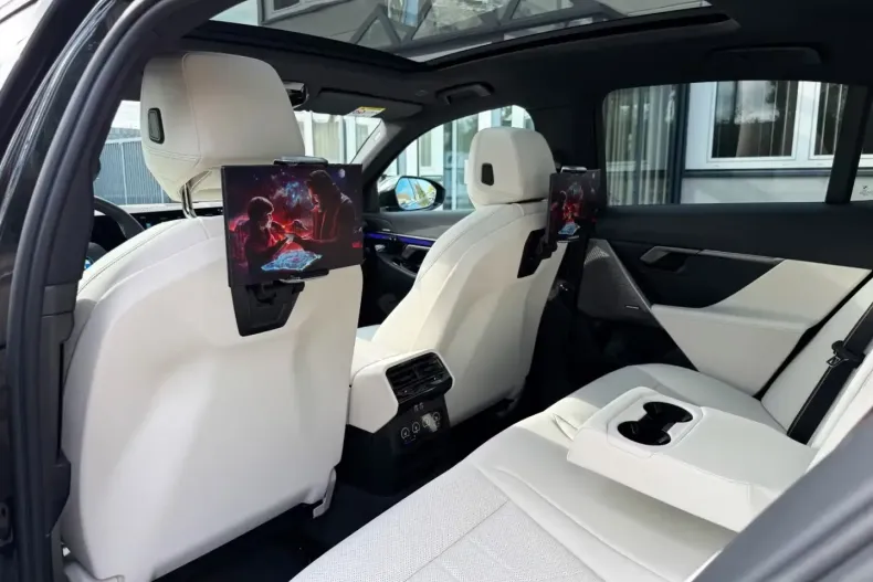 BMW 530 (Seria 5) din 2025 cu 4.076 km - oferta BMW186204 - foto 10