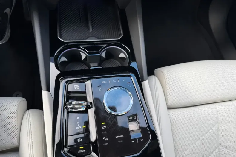 BMW 530 (Seria 5) din 2025 cu 4.076 km - oferta BMW186204 - foto 13