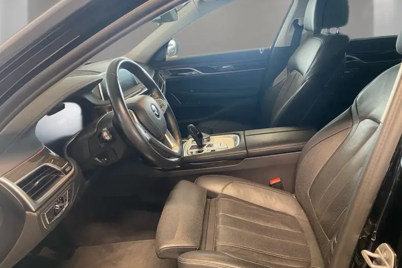 BMW 730 (Seria 7) din 2022 cu 25.237 km - oferta BMW186207 - foto 7