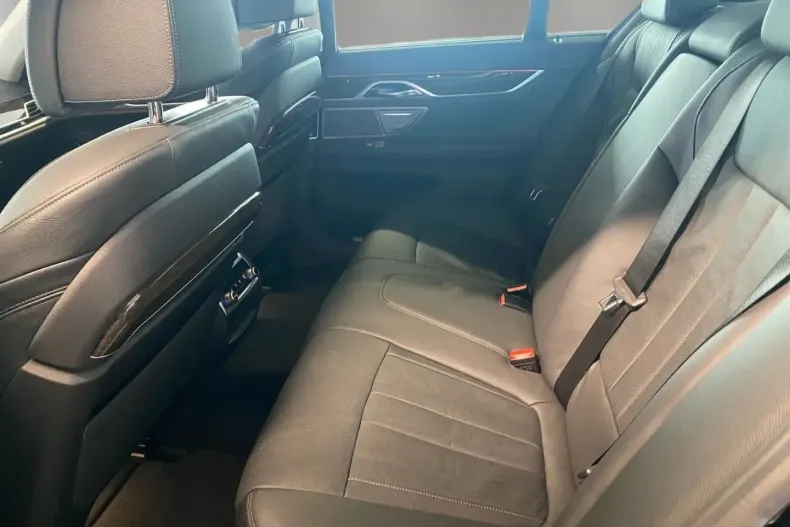 BMW 730 (Seria 7) din 2022 cu 25.237 km - oferta BMW186207 - foto 11