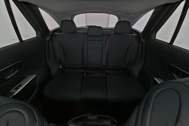 Mercedes-Benz GLC 300 (Clasa GLC) din 2025 cu 20.360 km - oferta MER186212 - foto 8