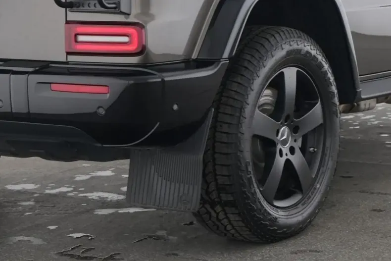 Mercedes-Benz G 450 (Clasa G) din 2024 cu 3.179 km - oferta MER186221 - foto 5