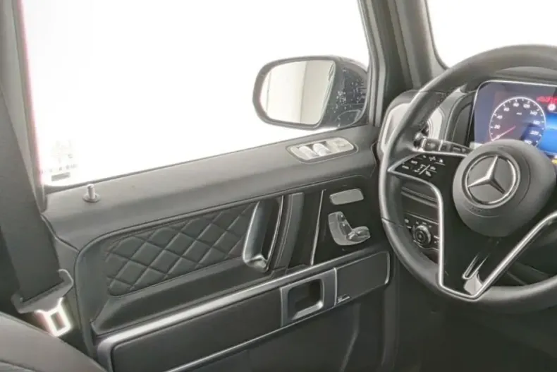 Mercedes-Benz G 450 (Clasa G) din 2024 cu 3.179 km - oferta MER186221 - foto 6