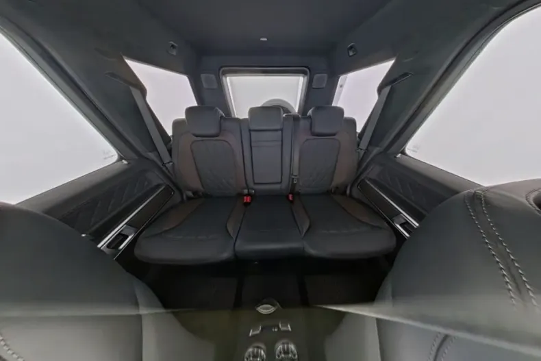 Mercedes-Benz G 450 (Clasa G) din 2024 cu 3.179 km - oferta MER186221 - foto 10