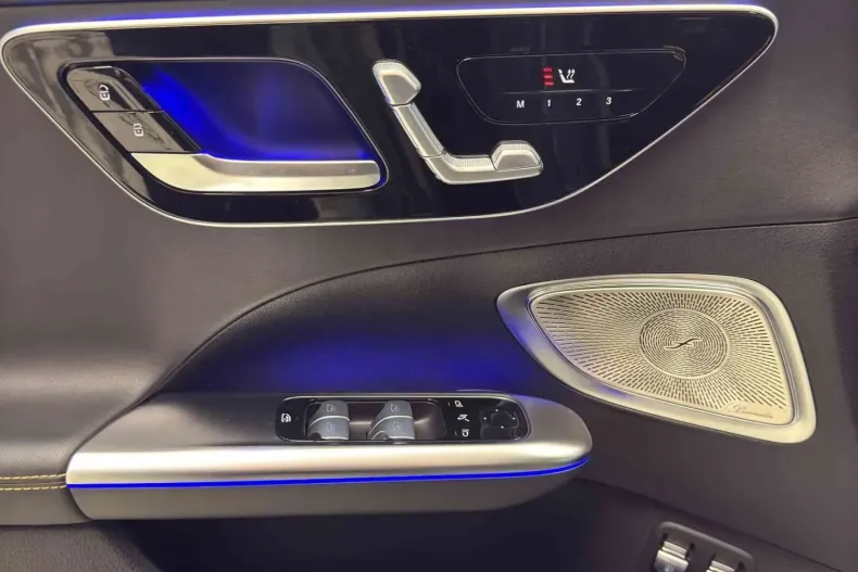 Mercedes-Benz C 63 AMG (Clasa C) din 2024 cu 14.197 km - oferta MER186223 - foto 6