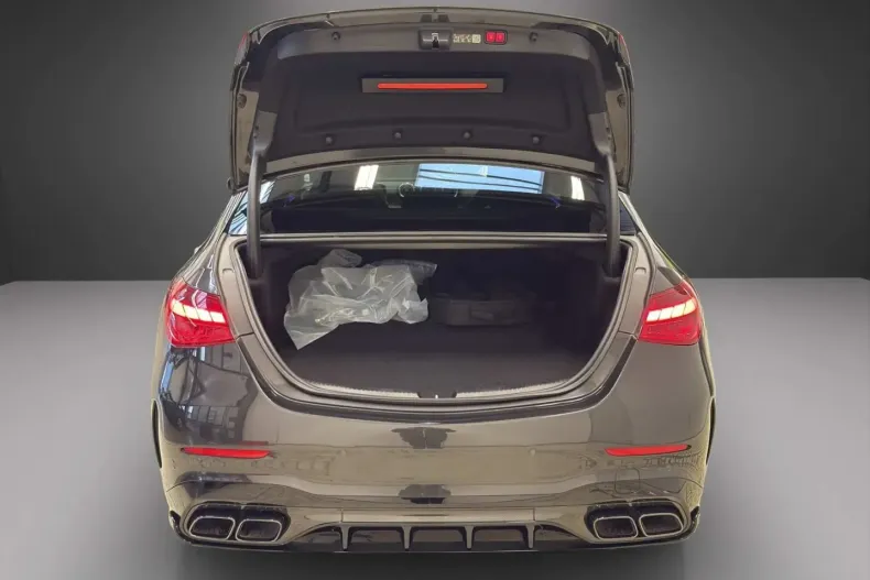 Mercedes-Benz C 63 AMG (Clasa C) din 2024 cu 14.197 km - oferta MER186223 - foto 12