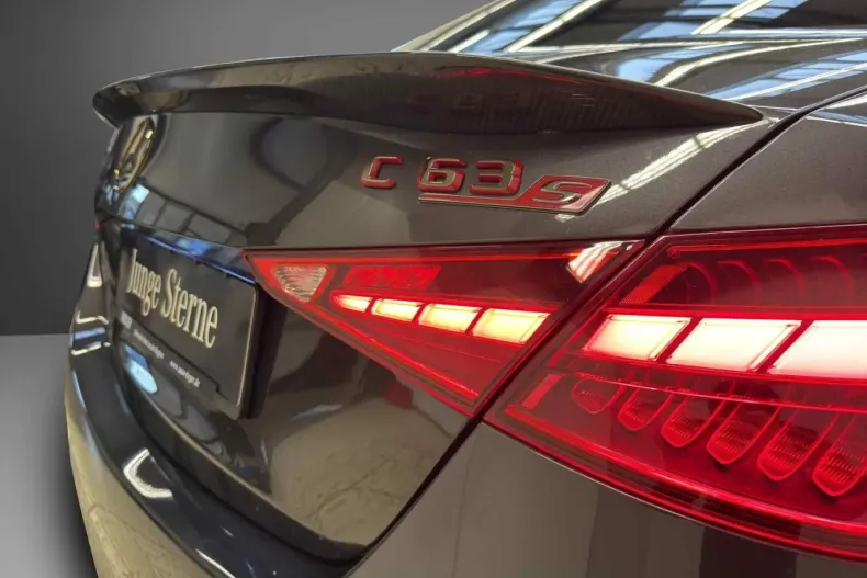 Mercedes-Benz C 63 AMG (Clasa C) din 2024 cu 14.197 km - oferta MER186223 - foto 15