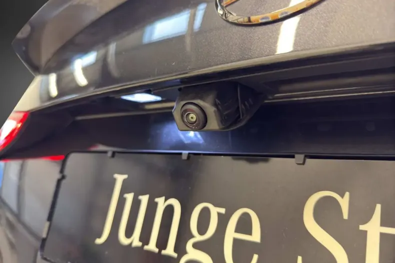 Mercedes-Benz C 63 AMG (Clasa C) din 2024 cu 14.197 km - oferta MER186223 - foto 17