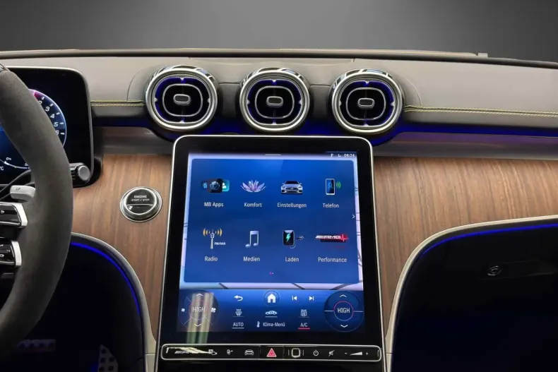 Mercedes-Benz C 63 AMG (Clasa C) din 2024 cu 14.197 km - oferta MER186223 - foto 19