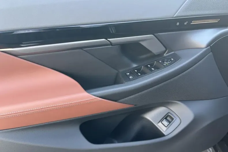 BMW 520 (Seria 5) din 2025 cu 6.790 km - oferta BMW186225 - foto 11