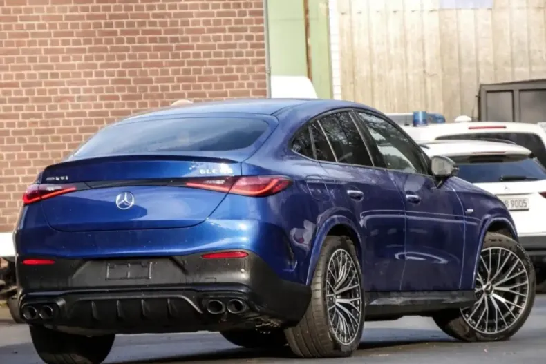 Mercedes-Benz GLC 43 AMG (Clasa GLC) din 2024 cu 7.650 km - oferta MER186236 - foto 3