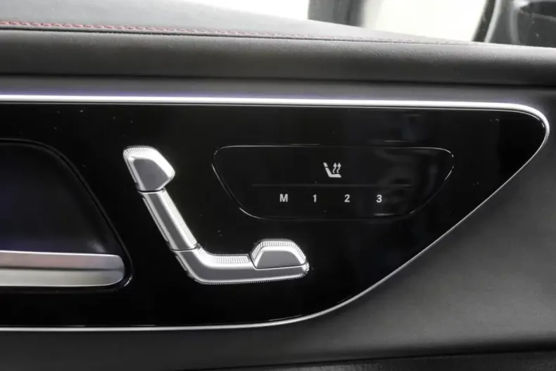 Mercedes-Benz GLC 43 AMG (Clasa GLC) din 2024 cu 7.650 km - oferta MER186236 - foto 17