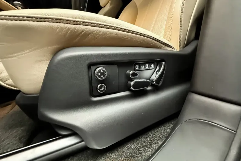 Bentley Bentayga din 2023 cu 44.795 km - oferta BEN186237 - foto 20