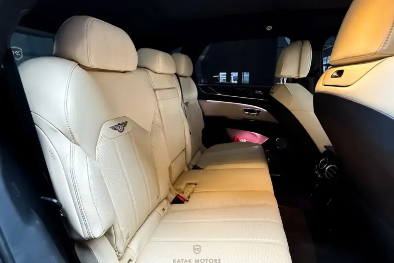 Bentley Bentayga din 2023 cu 44.795 km - oferta BEN186237 - foto 29