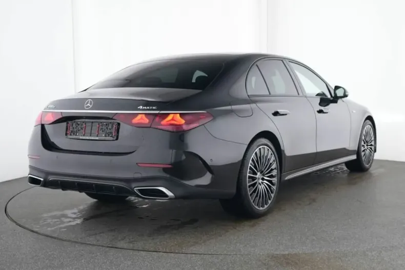 Mercedes-Benz E 400 (Clasa E) din 2025 cu 24.080 km - oferta MER186240 - foto 2