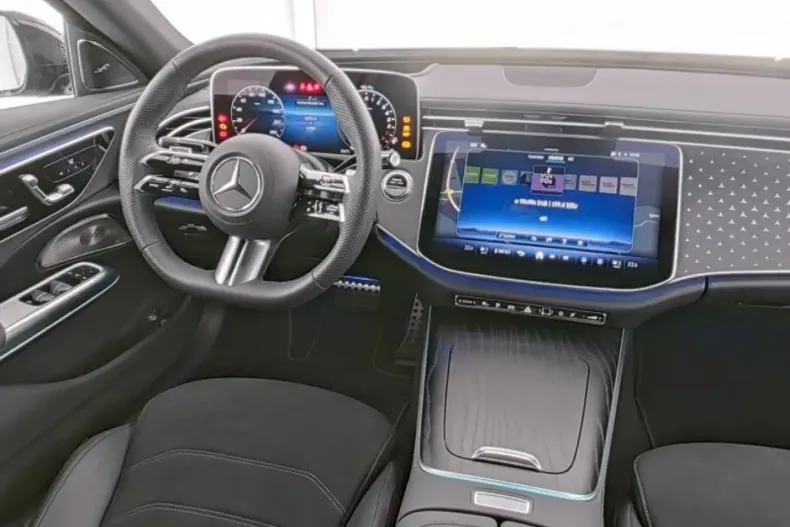 Mercedes-Benz E 400 (Clasa E) din 2025 cu 24.080 km - oferta MER186240 - foto 5