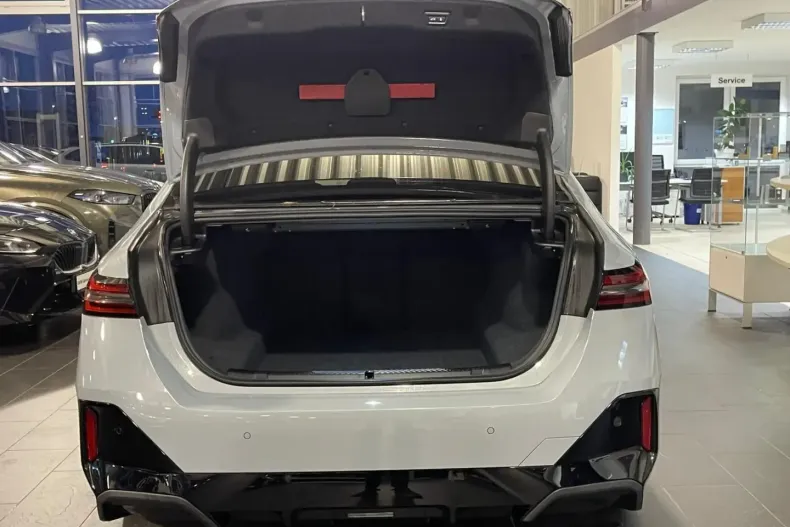 BMW 520 (Seria 5) din 2024 cu 5.969 km - oferta BMW186243 - foto 5