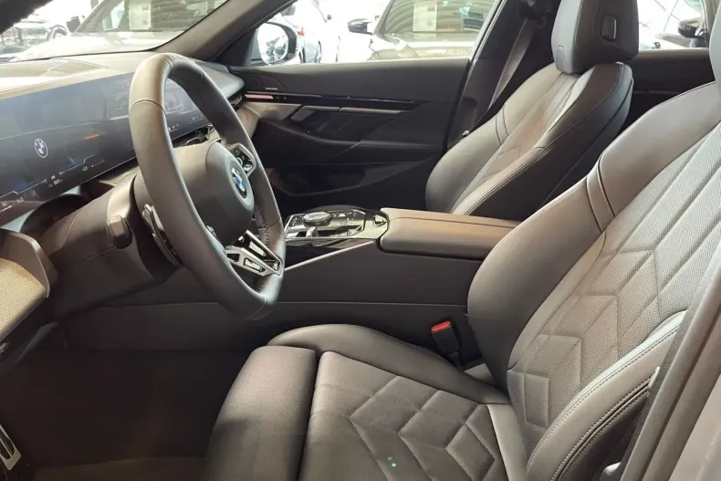 BMW 520 (Seria 5) din 2024 cu 5.969 km - oferta BMW186243 - foto 9