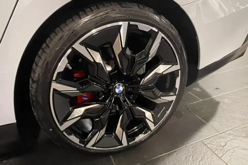 BMW 520 (Seria 5) din 2024 cu 5.969 km - oferta BMW186243 - foto 16